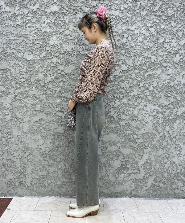 マツモト アカネさんの「BEAMS WOMEN｜プリント シャーリング シャツ」を使ったコーディネート
