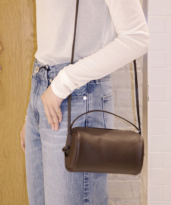 Joさんの「BEAMS WOMEN｜【別注】upper hights / THE NIECE MIDRISE デニムパンツ」を使ったコーディネート