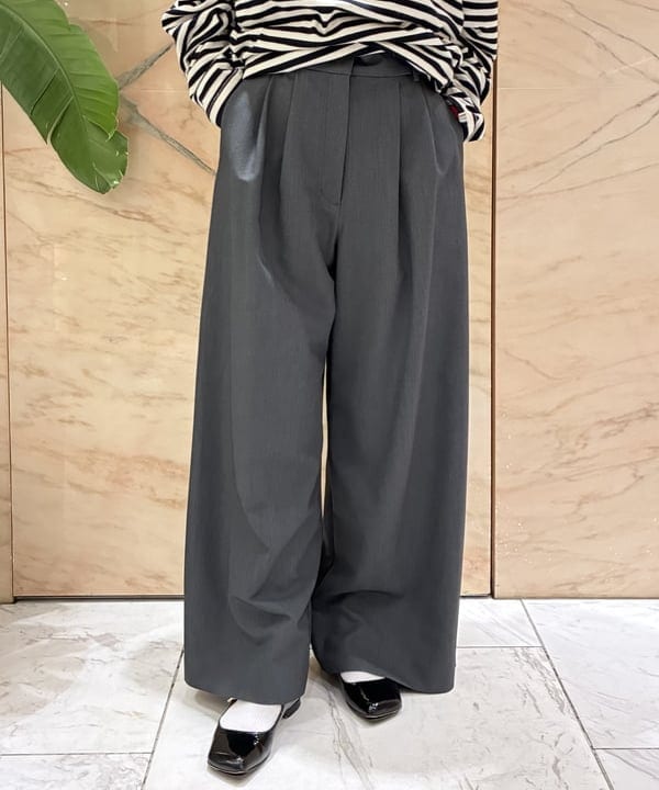 坂本 涼花さんの「BEAMS WOMEN｜ポプリン 2タックパンツ」を使ったコーディネート