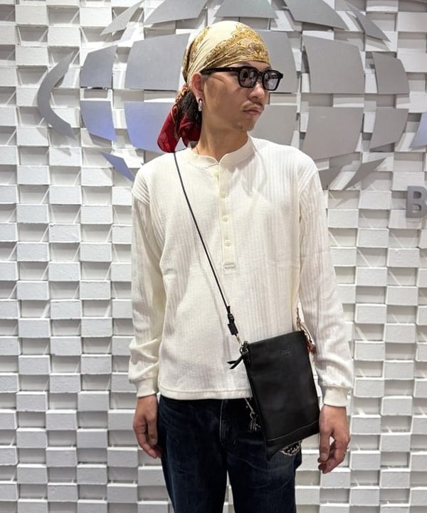 三宅 雄平さんの「BEAMS WOMEN｜ヘンリーネック Tシャツ」を使ったコーディネート