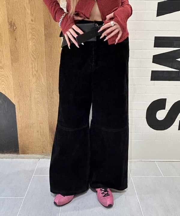 桃羽さんの「BEAMS WOMEN｜フロッキー デニム ワイドパンツ」を使ったコーディネート