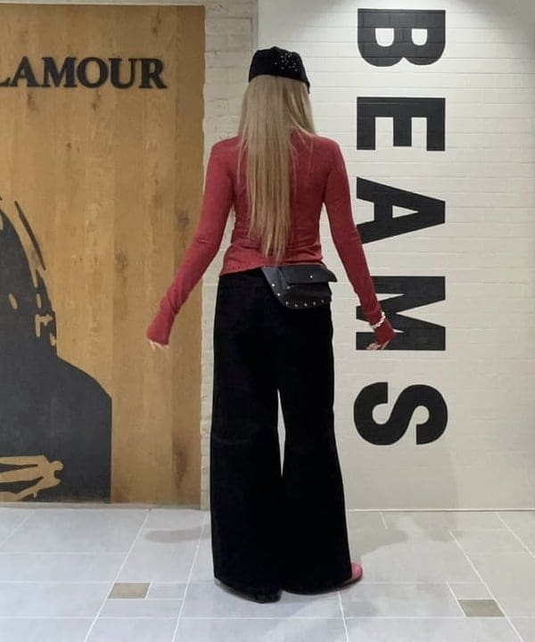 桃羽さんの「BEAMS WOMEN｜フロッキー デニム ワイドパンツ」を使ったコーディネート