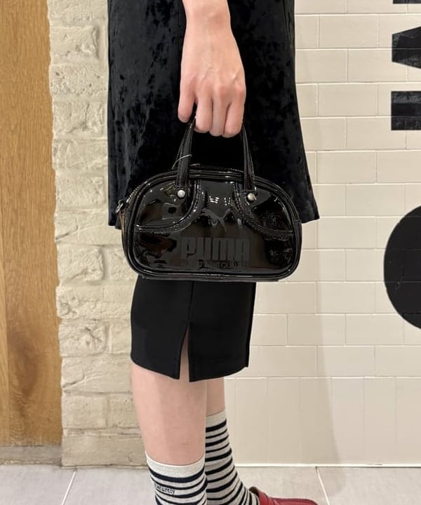 amaさんの「BEAMS WOMEN｜PUMA / 1976 マイクロ グリップ バッグ」を使ったコーディネート