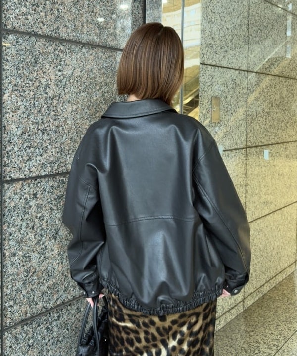 松本 佳菜子さんの「BEAMS WOMEN｜フェイクレザー フライト ジャケット」を使ったコーディネート