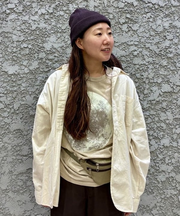 サイトウ　トモミさんの「BEAMS WOMEN｜コード ワーク シャツ」を使ったコーディネート