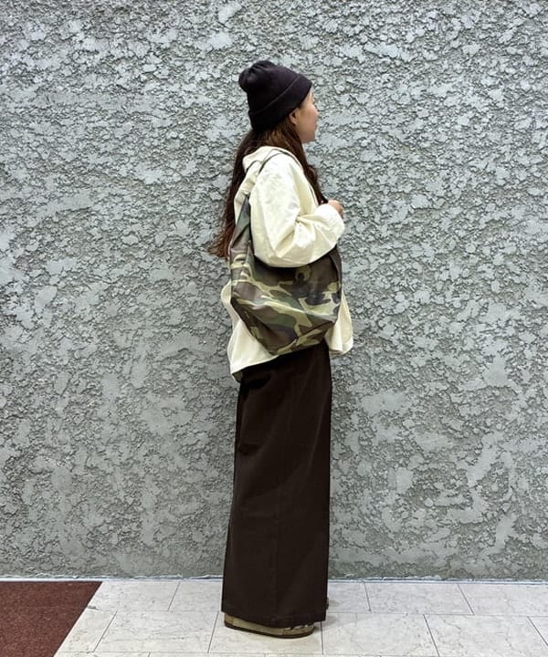 サイトウ　トモミさんの「BEAMS WOMEN｜コード ワーク シャツ」を使ったコーディネート