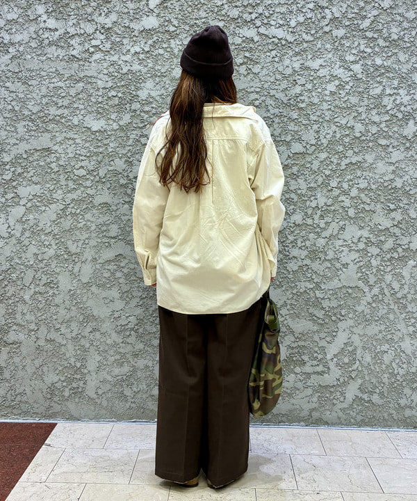 サイトウ　トモミさんの「BEAMS WOMEN｜コード ワーク シャツ」を使ったコーディネート