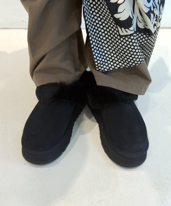 松本 佳菜子さんの「BEAMS WOMEN｜【WEB限定】UGG(R) / Tazzelle」を使ったコーディネート
