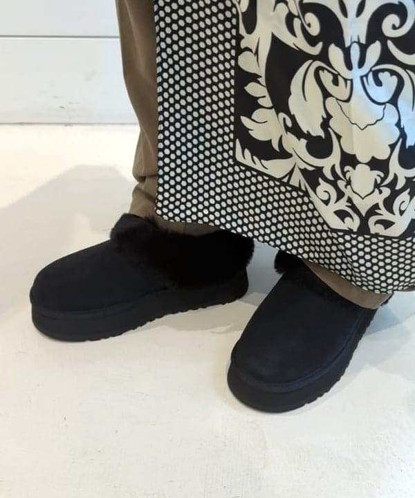 松本 佳菜子さんの「BEAMS WOMEN｜【WEB限定】UGG(R) / Tazzelle」を使ったコーディネート
