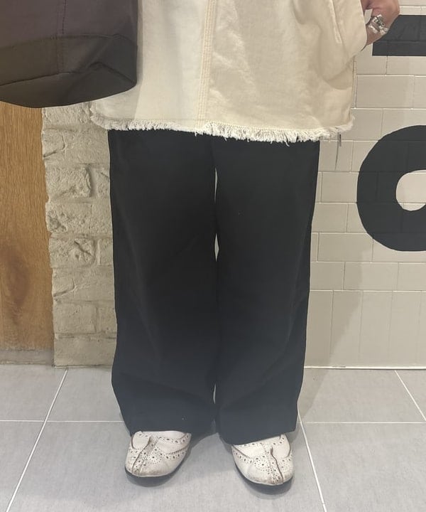 大石彩可さんの「BEAMS WOMEN｜ワイド チノ パンツ」を使ったコーディネート