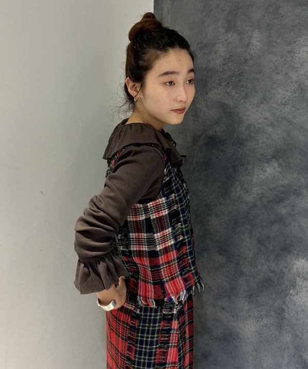 モモさんの「BEAMS WOMEN｜リブ フリル ギャザー ロング スリーブ」を使ったコーディネート