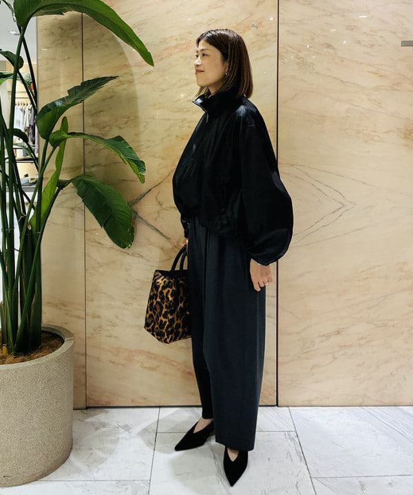 岩沢 珠代さんの「BEAMS WOMEN｜サテン パフ ブルゾン」を使ったコーディネート