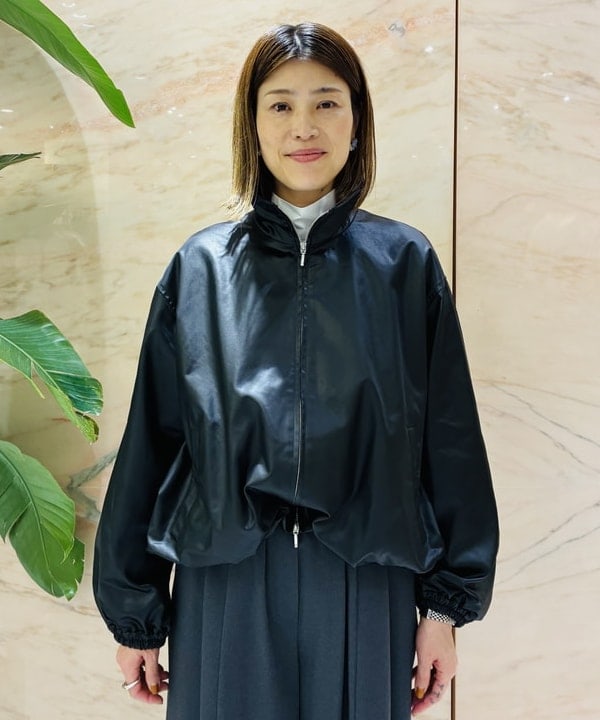 岩沢 珠代さんの「BEAMS WOMEN｜サテン パフ ブルゾン」を使ったコーディネート