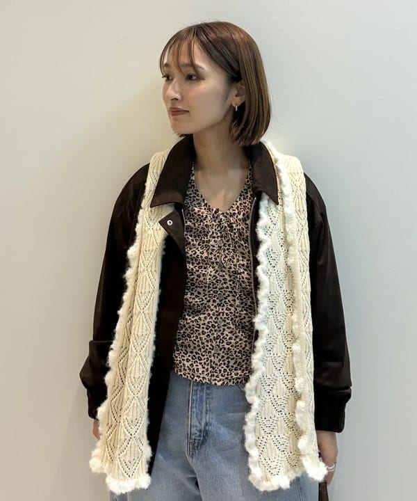 松本 佳菜子さんの「BEAMS WOMEN｜カギ編 フリル グローブ」を使ったコーディネート