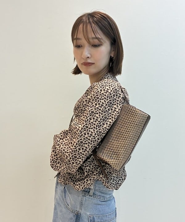 松本 佳菜子さんの「BEAMS WOMEN｜カギ編 フリル グローブ」を使ったコーディネート