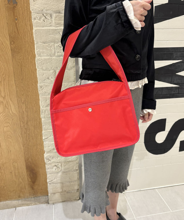 amaさんの「BEAMS WOMEN｜スソ フリル ニット カプリ パンツ」を使ったコーディネート