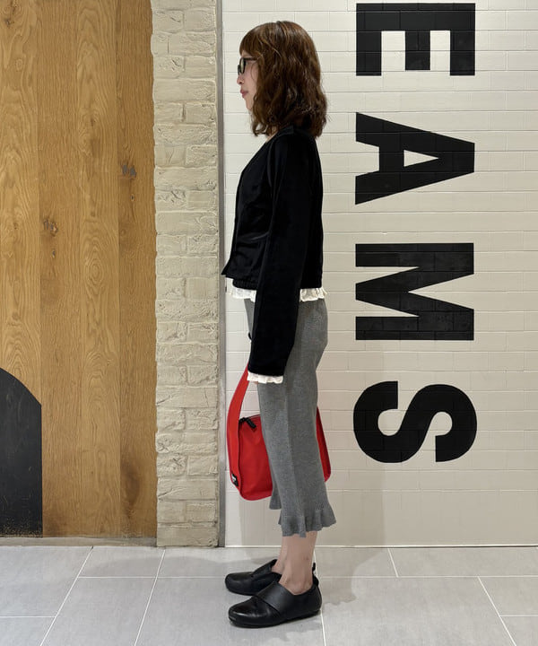 amaさんの「BEAMS WOMEN｜スソ フリル ニット カプリ パンツ」を使ったコーディネート
