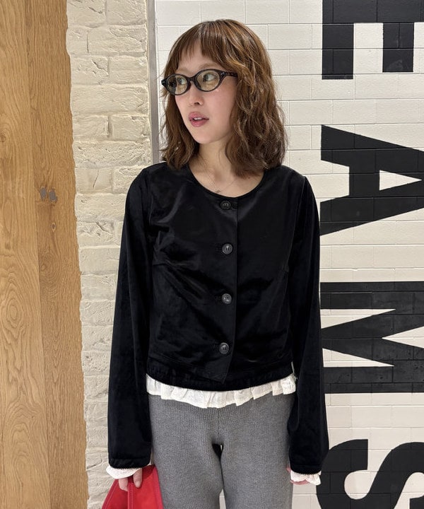amaさんの「BEAMS WOMEN｜スソ フリル ニット カプリ パンツ」を使ったコーディネート