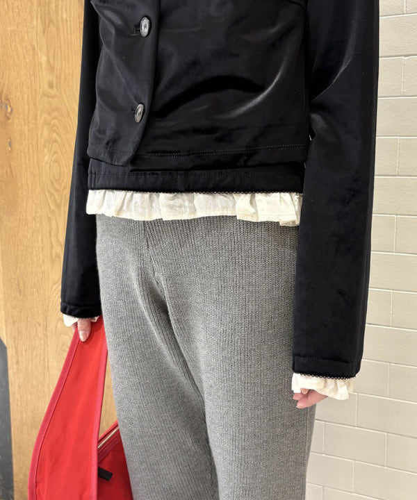 amaさんの「BEAMS WOMEN｜スソ フリル ニット カプリ パンツ」を使ったコーディネート