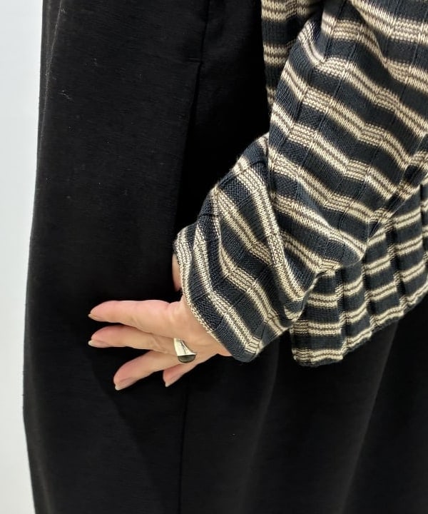 OSUMIさんの「BEAMS WOMEN｜スラブ バックサテン ワンピース」を使ったコーディネート