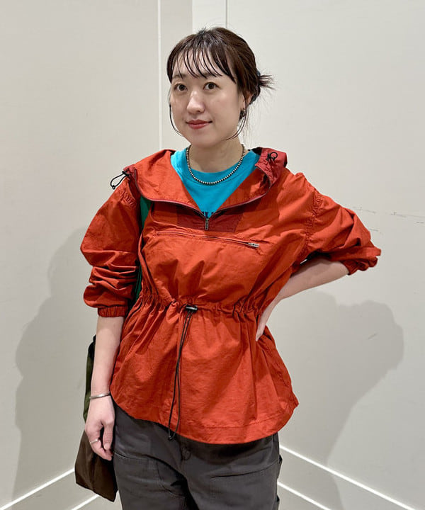 イシイ サオリさんの「BEAMS WOMEN｜ツートーン アノラック」を使ったコーディネート