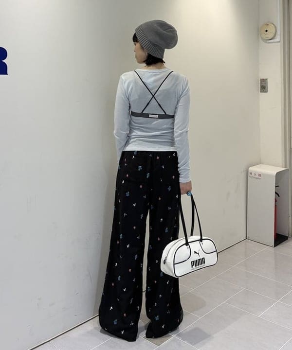 りかちょび/岸本梨佳さんの「BEAMS WOMEN｜PUMA / 1976 フルート グリップ バッグ」を使ったコーディネート