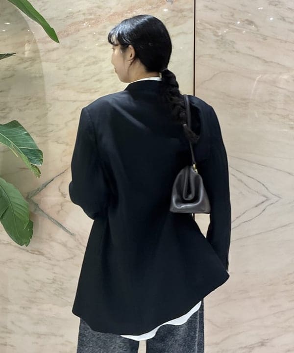 中丸　栞さんの「BEAMS WOMEN｜SEEALL / ウール メルトン ツイスト パンツ」を使ったコーディネート