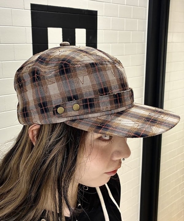 江口 息吹さんの「BEAMS WOMEN｜リブ ヘンリーネック フーディー」を使ったコーディネート