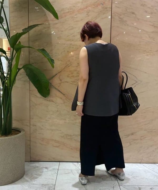 塚越 有紀さんの「BEAMS WOMEN｜SOMEWHERE STUDIO / BOARD-WIDE ナイロン バッグ」を使ったコーディネート
