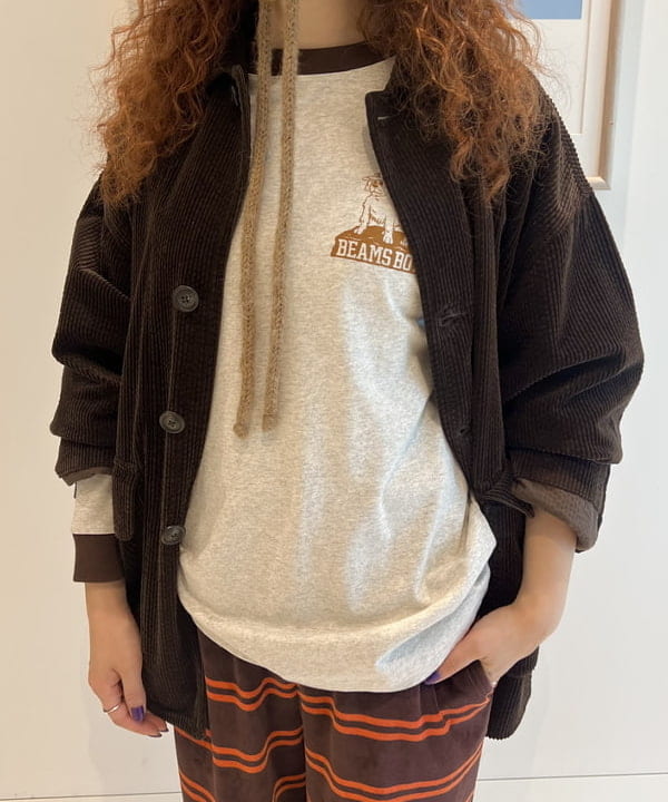 エノモト アミさんの「BEAMS WOMEN｜コーデュロイ ハンティング ジャケット」を使ったコーディネート