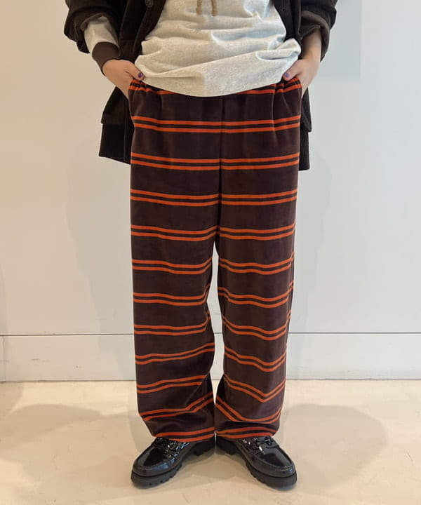 エノモト アミさんの「BEAMS WOMEN｜コーデュロイ ハンティング ジャケット」を使ったコーディネート