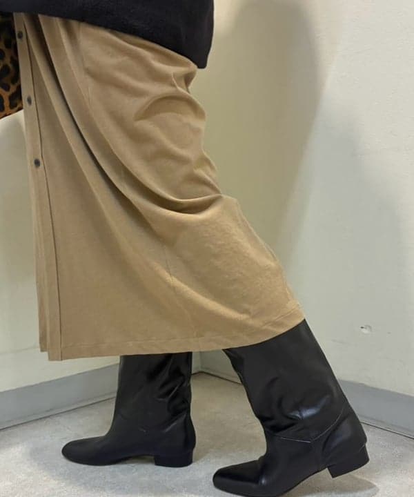 塚越 有紀さんの「BEAMS WOMEN｜【別注】NOMADIS / SAC2 WIDE レオパード ロゴ トートバッグ」を使ったコーディネート