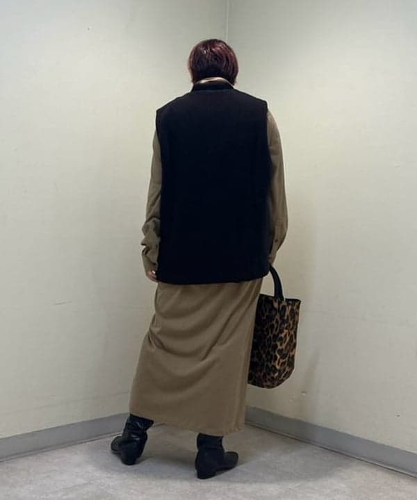 塚越 有紀さんの「BEAMS WOMEN｜【別注】NOMADIS / SAC2 WIDE レオパード ロゴ トートバッグ」を使ったコーディネート