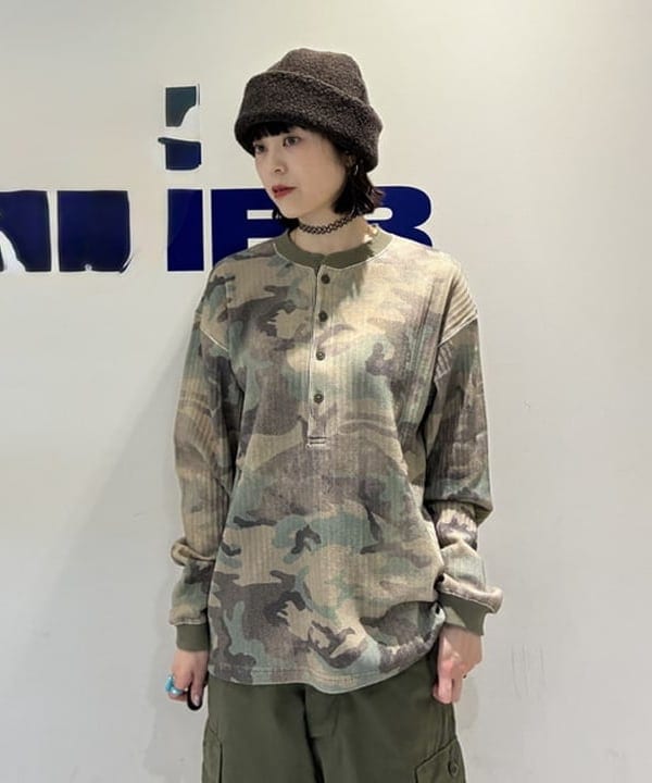 りかちょび/岸本梨佳さんの「ヘンリーネック Tシャツ」を使ったコーディネート