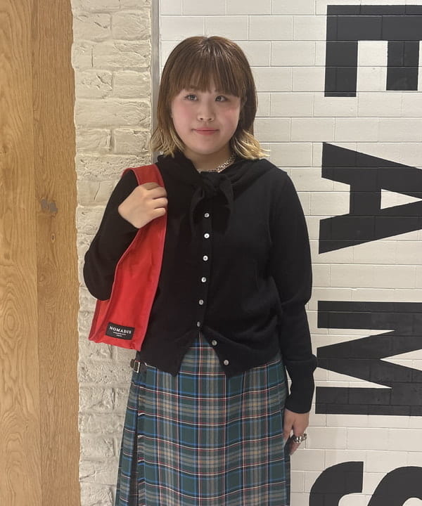 大石彩可さんの「BEAMS WOMEN｜NOMADIS / GLIDER ワンショルダー ナイロン バッグ」を使ったコーディネート