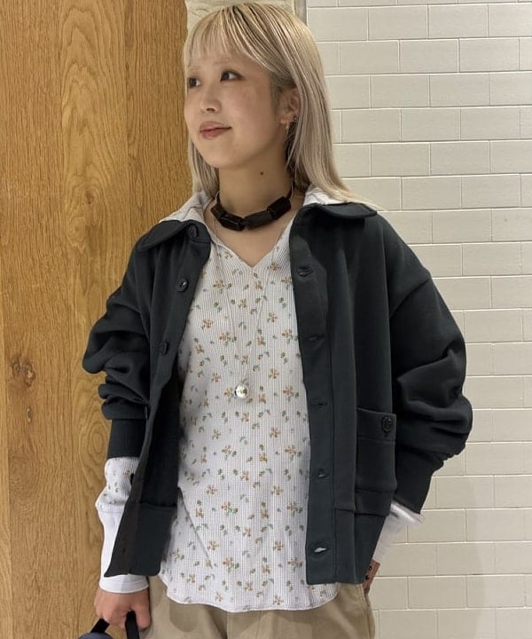 ando naoさんの「BEAMS WOMEN｜カラード スウェットシャツ」を使ったコーディネート