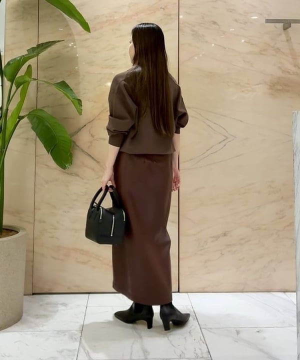 関 桂子さんの「BEAMS WOMEN｜14ゲージ スムース ポロ ニット」を使ったコーディネート