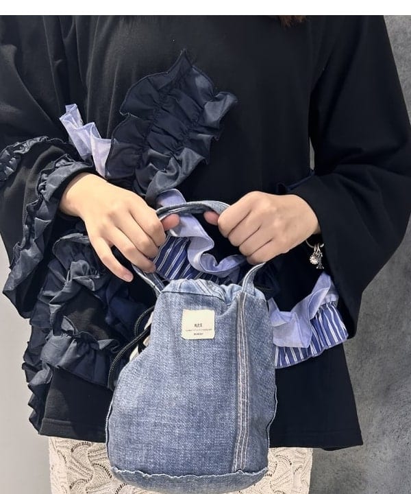 ななこさんの「BEAMS WOMEN｜【別注】N,P,E / リプロダクション デニムスキャニング リバーシブルバッグ S」を使ったコーディネート