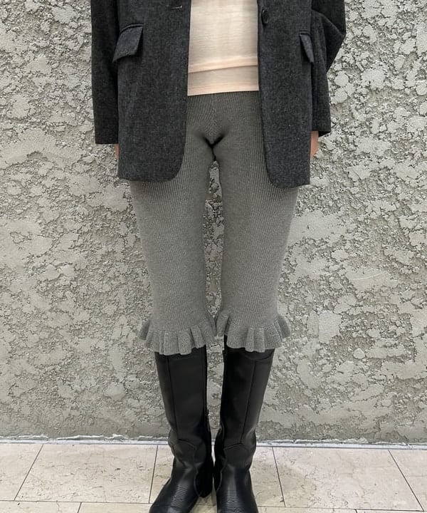 ハルカさんの「BEAMS WOMEN｜リブ ヘンリーネック フーディー」を使ったコーディネート