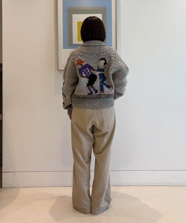 クロサワさんの「BEAMS WOMEN｜【別注】HEAR MY NAME &times; maturely / ニュアンス チノ」を使ったコーディネート