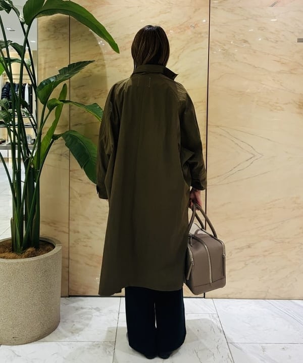 岩沢 珠代さんの「BEAMS WOMEN｜AK+1 / タスラン オーバーコート」を使ったコーディネート