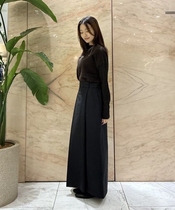 茂野 真楓さんの「BEAMS WOMEN｜フラッフィー ボートネック ニット」を使ったコーディネート