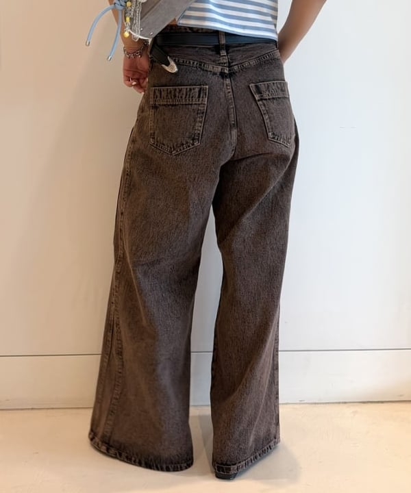 松本 佳菜子さんの「BEAMS WOMEN｜スタッズ フェイクスエード ハンチング」を使ったコーディネート
