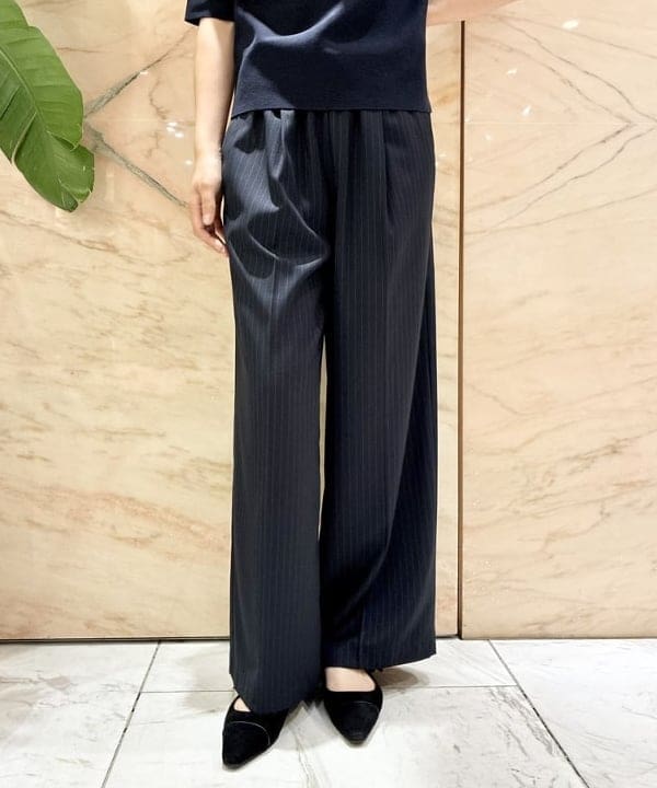 中丸　栞さんの「BEAMS WOMEN｜シンプル ボートネック ニット .M」を使ったコーディネート