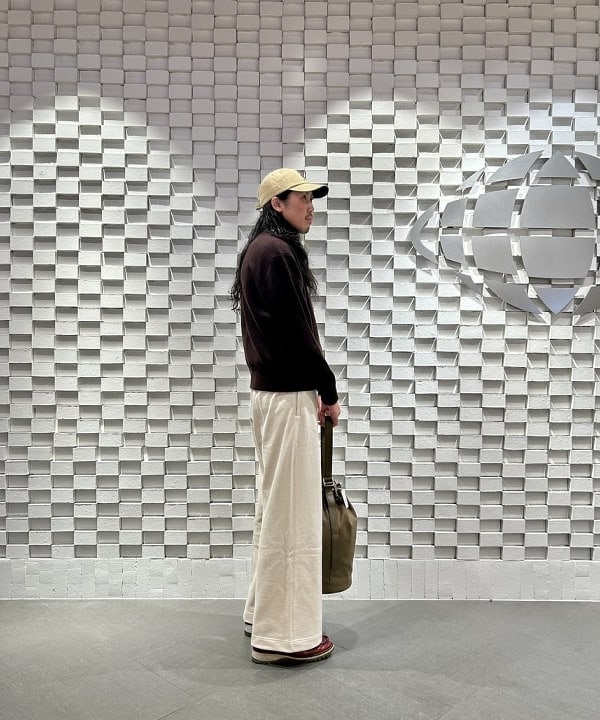鎌田 悠次郎さんの「BEAMS WOMEN｜ドローストリング バッグ」を使ったコーディネート