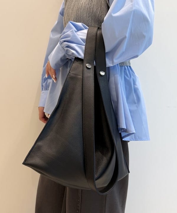 松本 佳菜子さんの「BEAMS WOMEN｜カット オフライン スウェット パンツ」を使ったコーディネート
