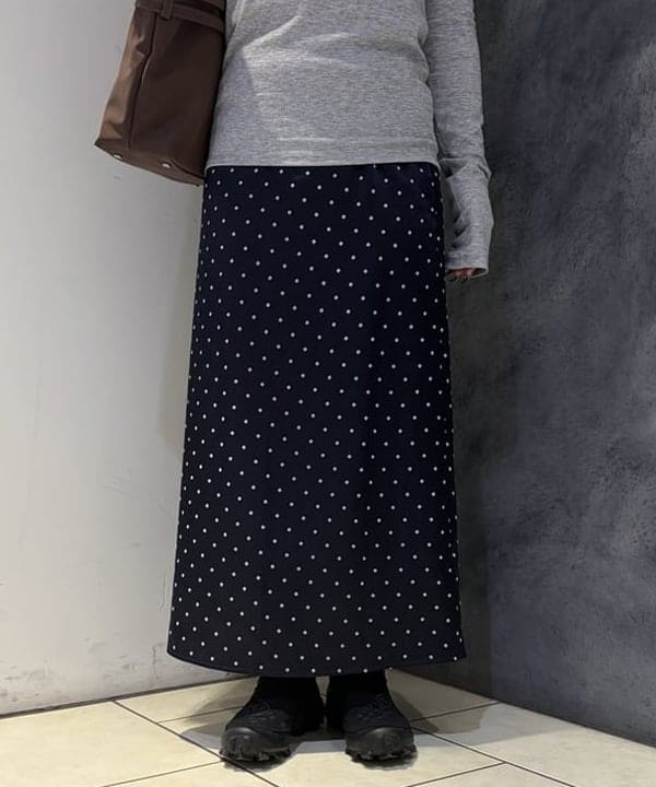 星野 真依さんの「BEAMS WOMEN｜リブ ヘンリーネック フーディー」を使ったコーディネート