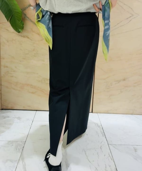 岩沢 珠代さんの「BEAMS WOMEN｜マニッシュ Iライン スカート .M」を使ったコーディネート