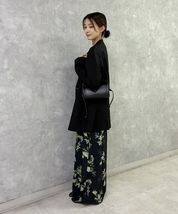 茂野 真楓さんの「BEAMS WOMEN｜ラペルレス オーバー ジャケット」を使ったコーディネート