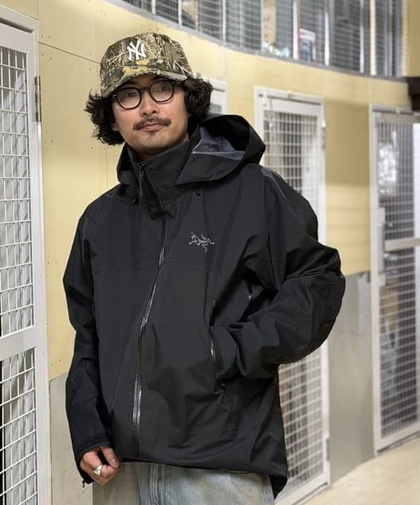 BAKU(東江 漠)さんの「ARC&rsquo;TERYX / Emblem Fleece Crew」を使ったコーディネート